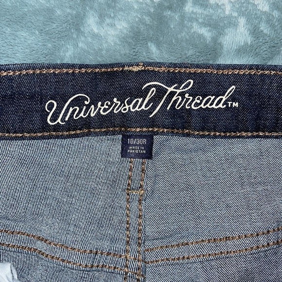 Universal Thread Jeans - Picture 3 of 3